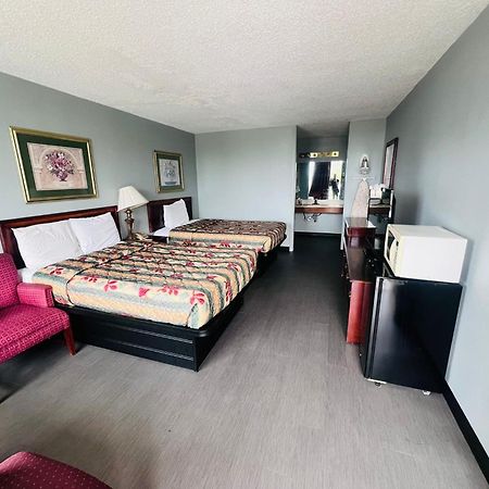 Blisspoint Inn Wabash Bagian luar foto
