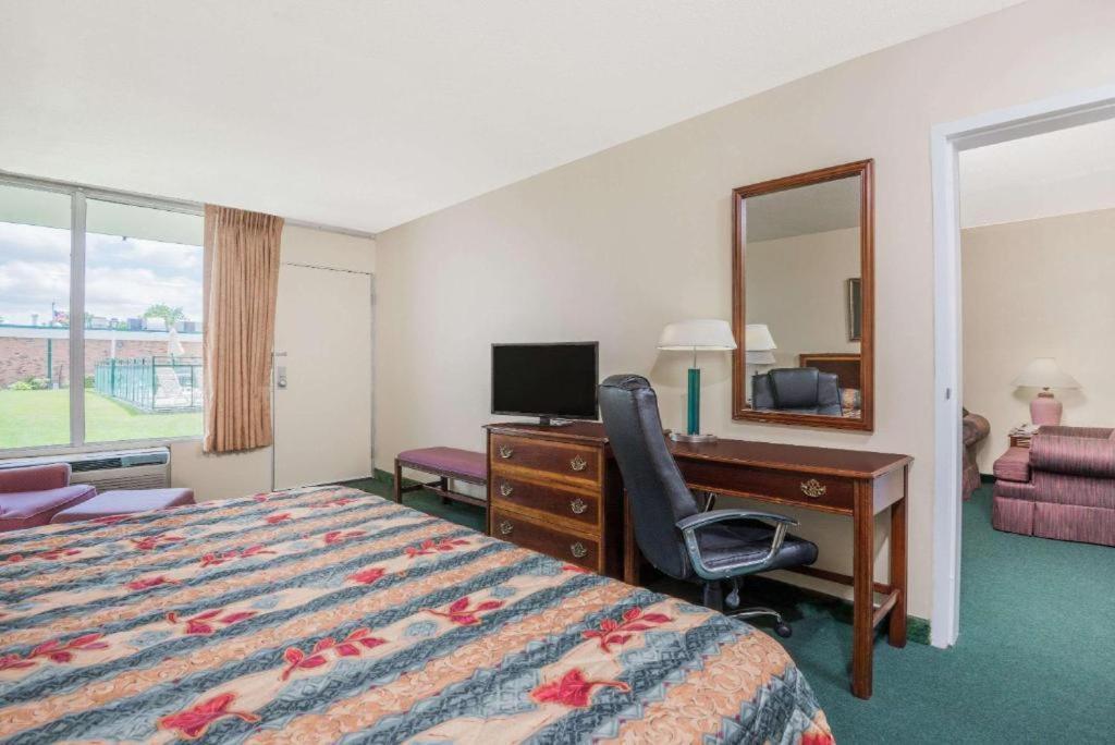 Blisspoint Inn Wabash Bagian luar foto